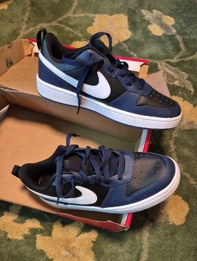 Men's Navy and Black Low-Top Sneakers with White Swoosh